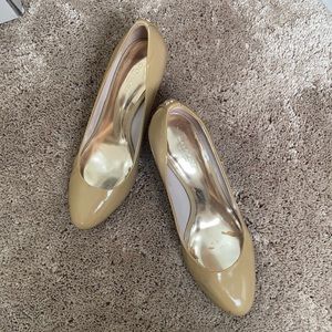 COACH NUDE PUMP